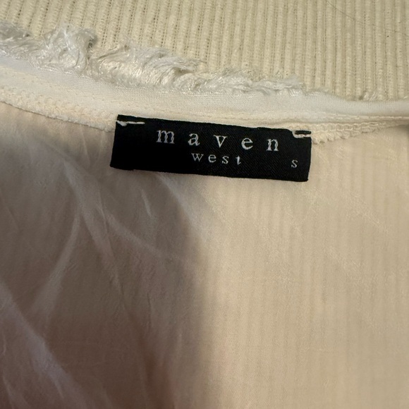 Maven West Cream Ruffled Flutter Sleeve Blouse - Picture 5 of 8
